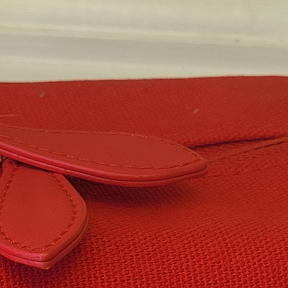 Burberry Pouch converted into to shoulder bag or cross body - Picture 9 of 16